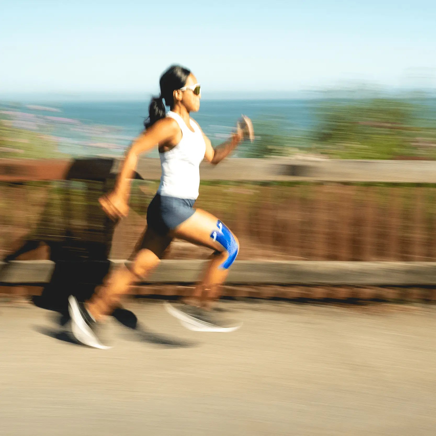 Pro-Extreme-Running-Outer-Knee-Leg-4682